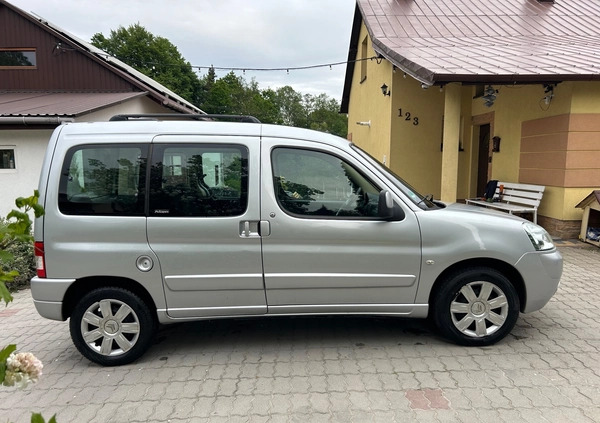 Citroen Berlingo cena 13900 przebieg: 242000, rok produkcji 2006 z Gościno małe 631